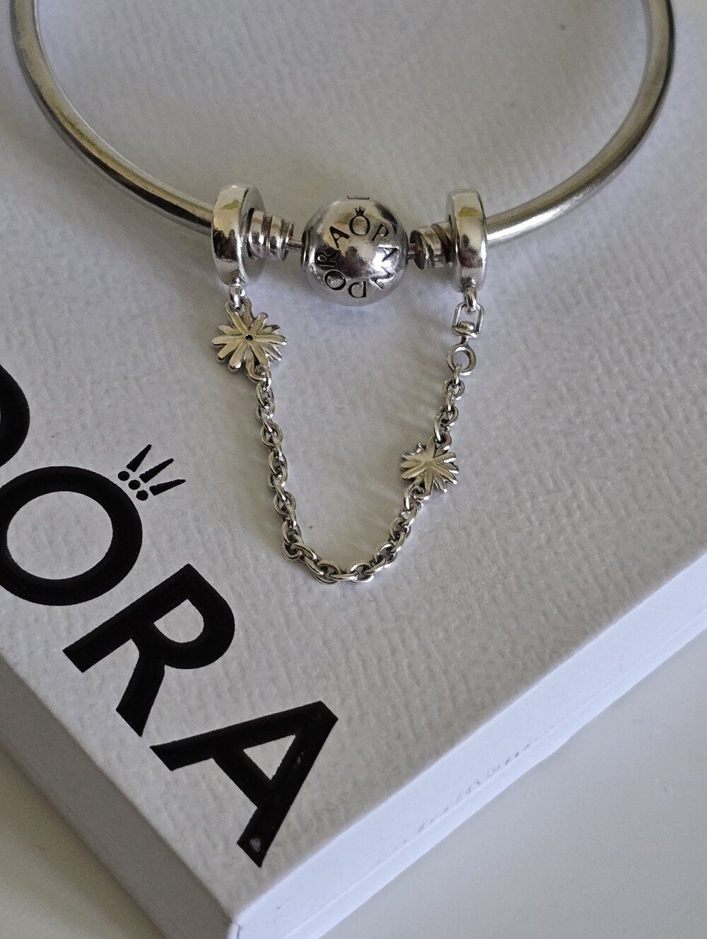 Pandora Moments Sterling Silver Daisy Safety Chain With Clear CZ - Picture 6 of 16